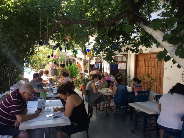 Imagen del bar/restaurante del Miss Hotel Karya. Foto 4