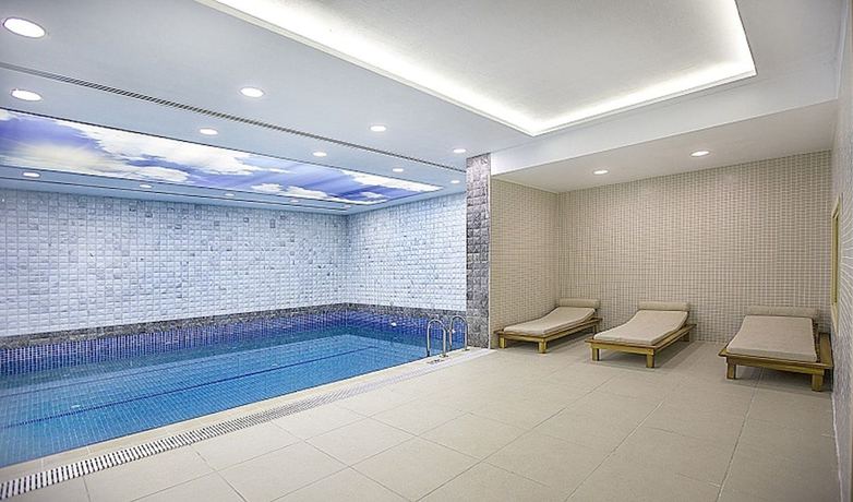 Imagen de la piscina del Mitannia Regency Hotel. Foto 18