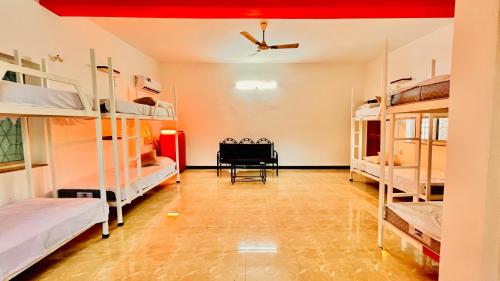 Imagen de la habitación del Mitra Hostel (By The Pool). Foto 13