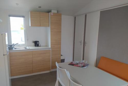 Imagen general del Mobile Homes by KelAir at Camping Les Genets. Foto 5