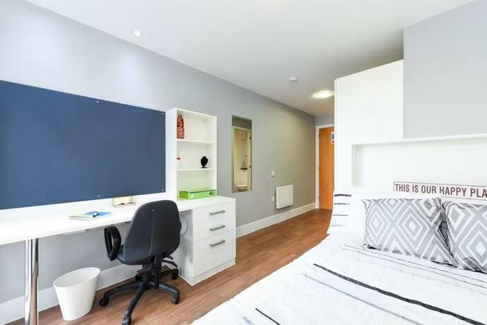 Imagen general del Modern Ensuite Rooms with Shared Kitchen at Tramways in Chester for Students Only. Foto 2