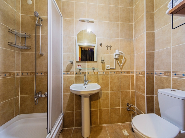 Imagen de la habitación del Modern Sultan Hotel. Foto 3