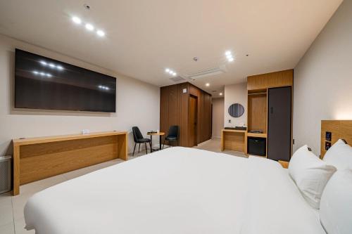 Imagen de la habitación del Mokpo Brown Dot Hotel Namak. Foto 13