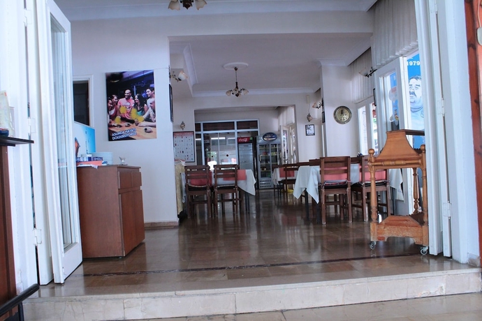 Imagen del bar/restaurante del Mola Hotel. Foto 3