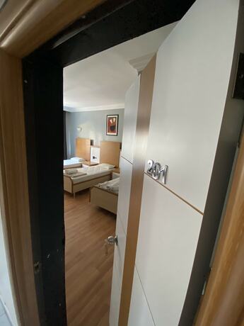 Imagen de la habitación del Mola Otel. Foto 17