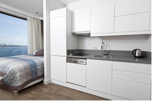 Imagen de la habitación del Molton Kabatas Hotel. Foto 3
