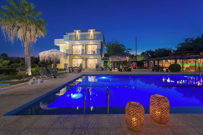 Imagen de la piscina del Mon Repo Suites. Foto 12