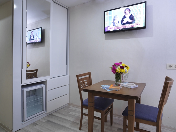 Imagen de los interiores del Monarch Hotel. Foto 15