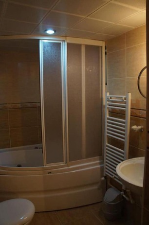 Imagen de la habitación del Monastery Cave Hotel. Foto 9