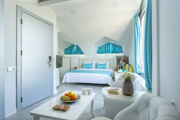 Imagen de la habitación del Monastery Suites Hotel. Foto 16