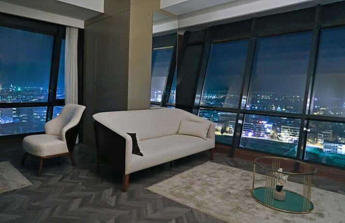 Imagen de la habitación del Moncher Hotel. Foto 17