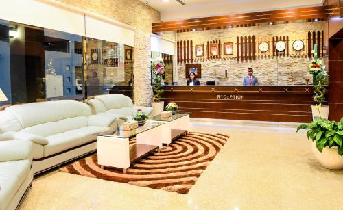 Imagen general del Montana Tower. Foto 1