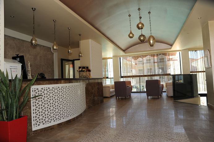 Imagen de los interiores del Montebello Deluxe. Foto 20