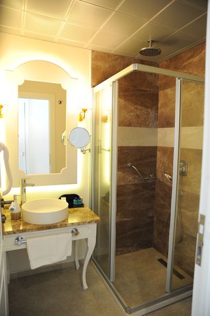 Imagen de la habitación del Montebello Deluxe. Foto 7