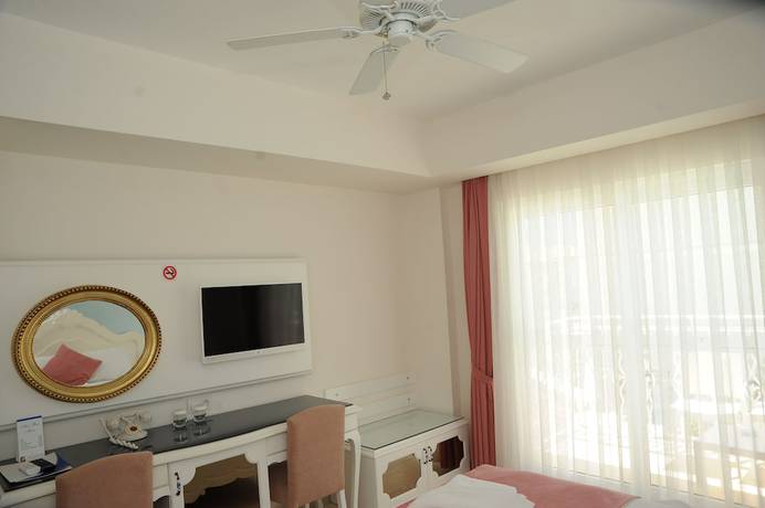 Imagen de la habitación del Montebello Deluxe. Foto 15