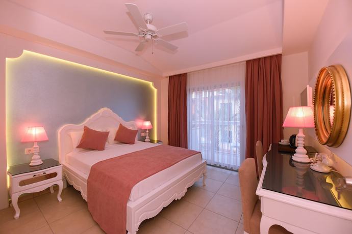 Imagen de la habitación del Montebello Deluxe. Foto 17