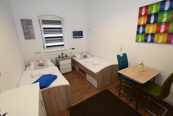 Imagen general del Monteurzimmer Kircheim unter Teck - Hostel. Foto 4