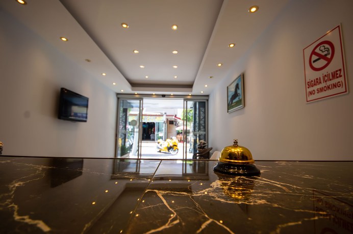 Imagen de los interiores del Moonbow Beach Hotel. Foto 17