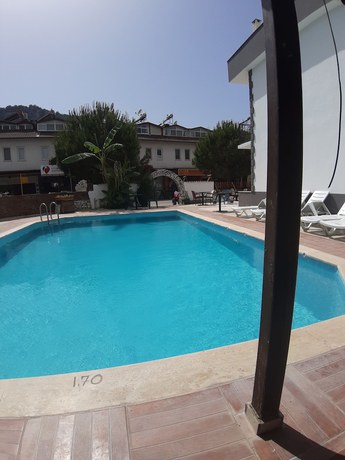 Imagen de la piscina del Moonlight Apart Hotel. Foto 19
