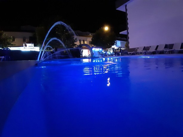 Imagen de la piscina del Moonlight Apart Hotel. Foto 20