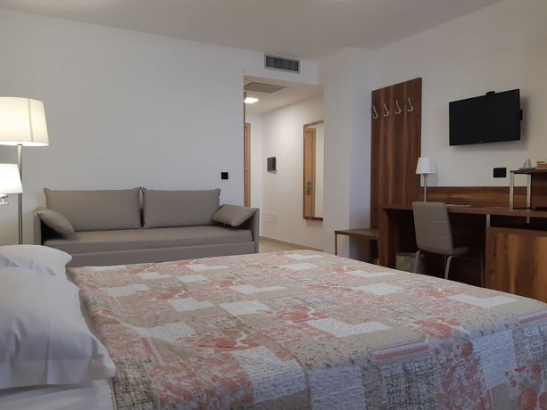 Imagen de la habitación del Morello Beach Hotel. Foto 9