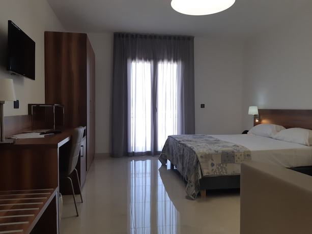 Imagen de la habitación del Morello Beach Hotel. Foto 12