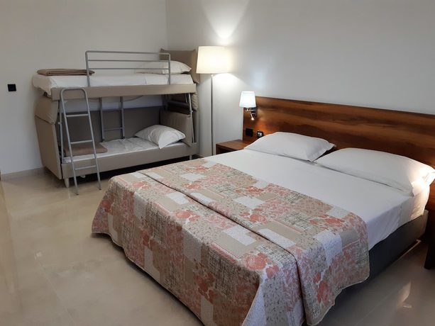 Imagen de la habitación del Morello Beach Hotel. Foto 17