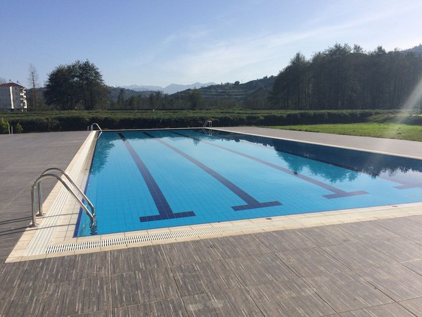 Imagen de la piscina del Mori Sport Hotel. Foto 16