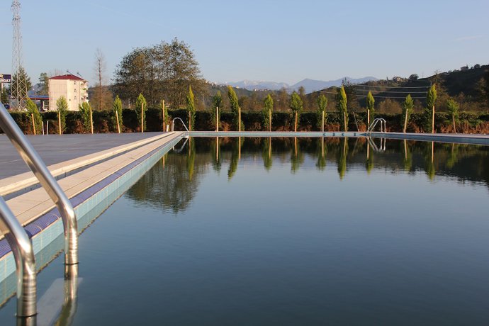 Imagen de la piscina del Mori Sport Hotel. Foto 20