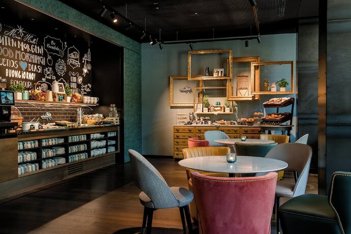 Imagen del bar/restaurante del Motel One Hannover-oper. Foto 10