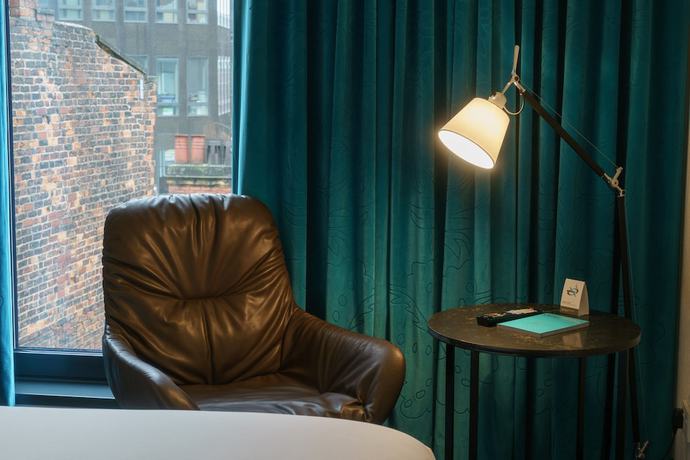 Imagen de la habitación del Motel One Ulm. Foto 7