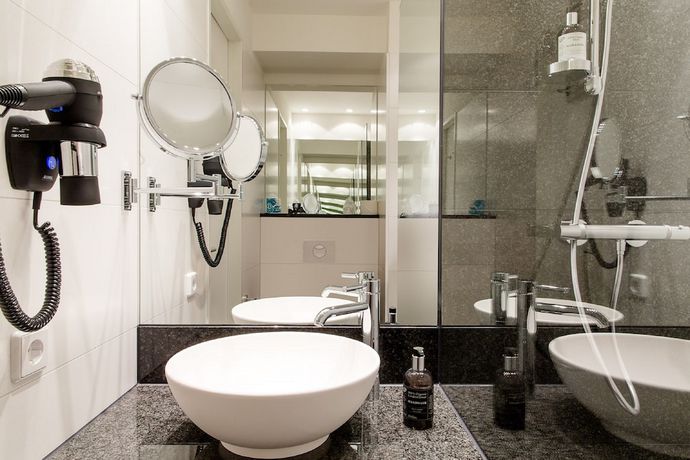 Imagen de la habitación del Motel One Ulm. Foto 8
