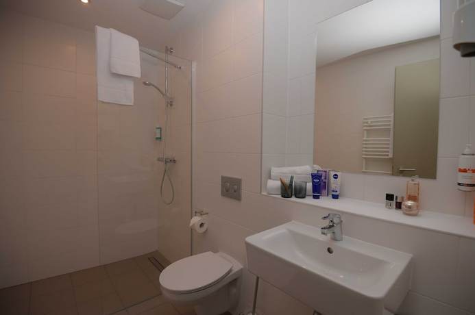 Imagen de la habitación del Motel Plus Sch&ouml;nefeld. Foto 4