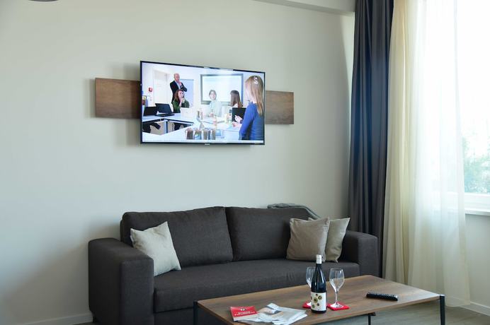 Imagen de la habitación del Motel Plus Sch&ouml;nefeld. Foto 12