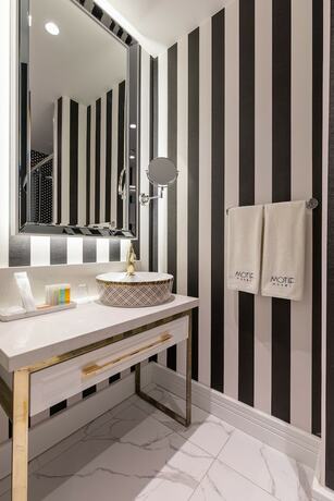 Imagen de la habitación del Motif Hotel. Foto 14