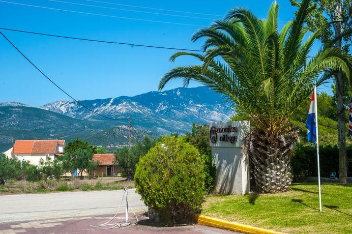 Imagen de los exteriores del Mouikis Sun Village. Foto 6