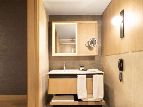 Imagen de la habitación del M&ouml;venpick Living Istanbul Camlivadi. Foto 14