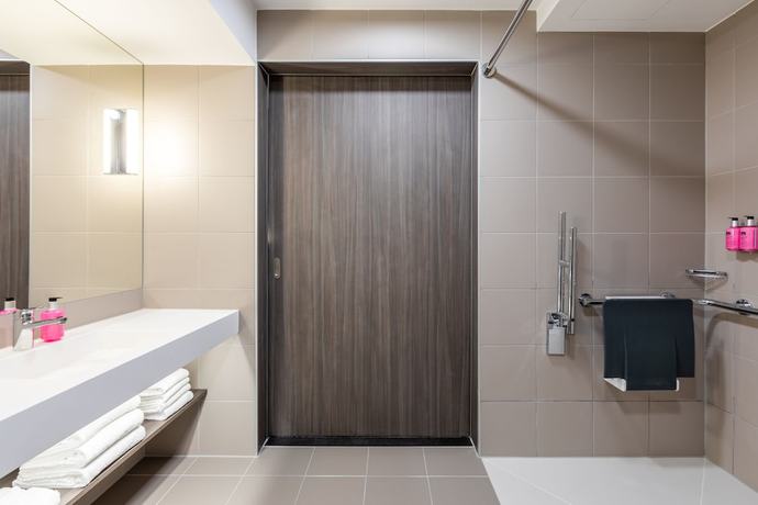 Imagen de la habitación del Moxy Berlin Airport. Foto 4