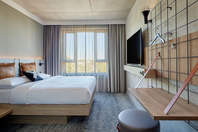 Imagen de la habitación del Moxy Cologne Muelheim, a Marriott. Foto 10