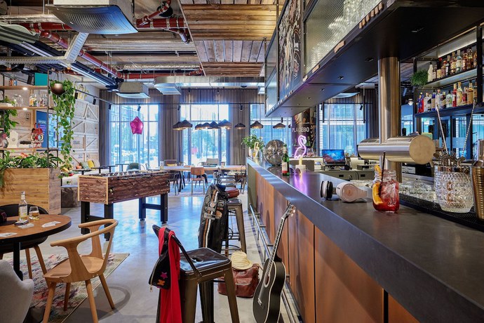 Imagen del bar/restaurante del Moxy Cologne Muelheim, a Marriott. Foto 6