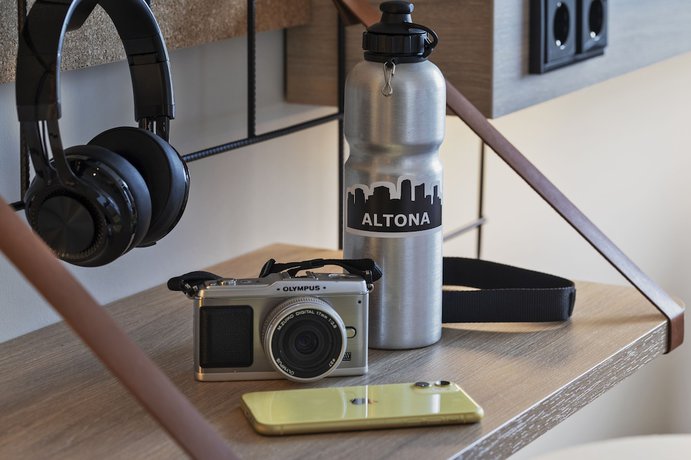 Imagen de la habitación del Moxy Hamburg Altona. Foto 10