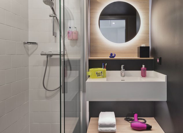 Imagen de la habitación del Moxy Hamburg Altona. Foto 13