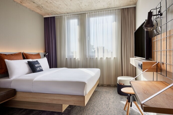 Imagen de la habitación del Moxy Karlsruhe. Foto 22