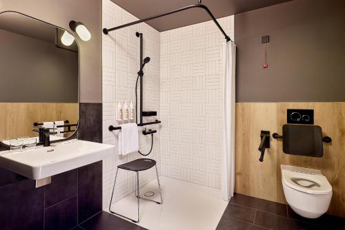 Imagen de la habitación del Moxy Luxembourg Airport. Foto 16