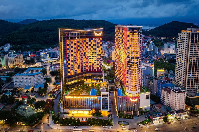 Imagen general del Muong Thanh Luxury Ha Long Centre Hotel. Foto 1