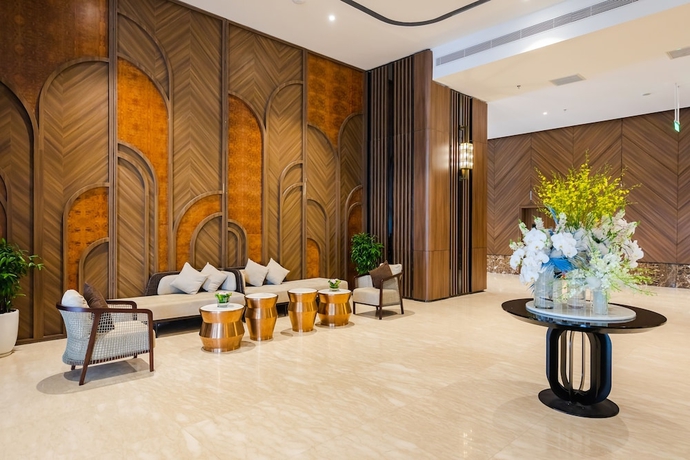 Imagen de los interiores del Muong Thanh Luxury Ha Long Centre Hotel. Foto 14