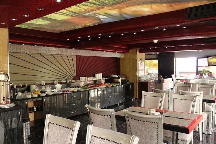 Imagen del bar/restaurante del Murat Otel. Foto 2