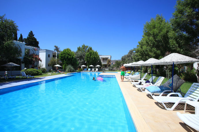 Imagen de la piscina del Muskebi Apart. Foto 8