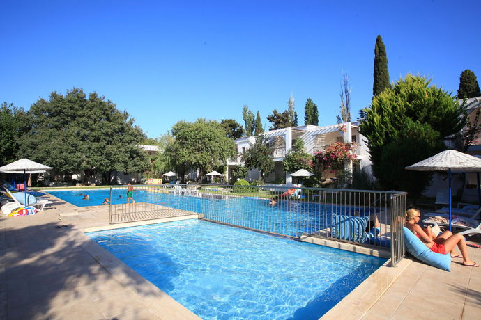 Imagen de la piscina del Muskebi Apart. Foto 11
