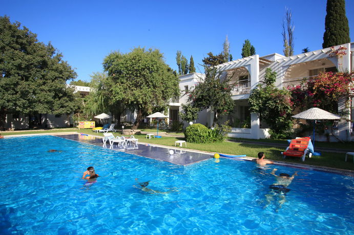 Imagen de la piscina del Muskebi Apart. Foto 12